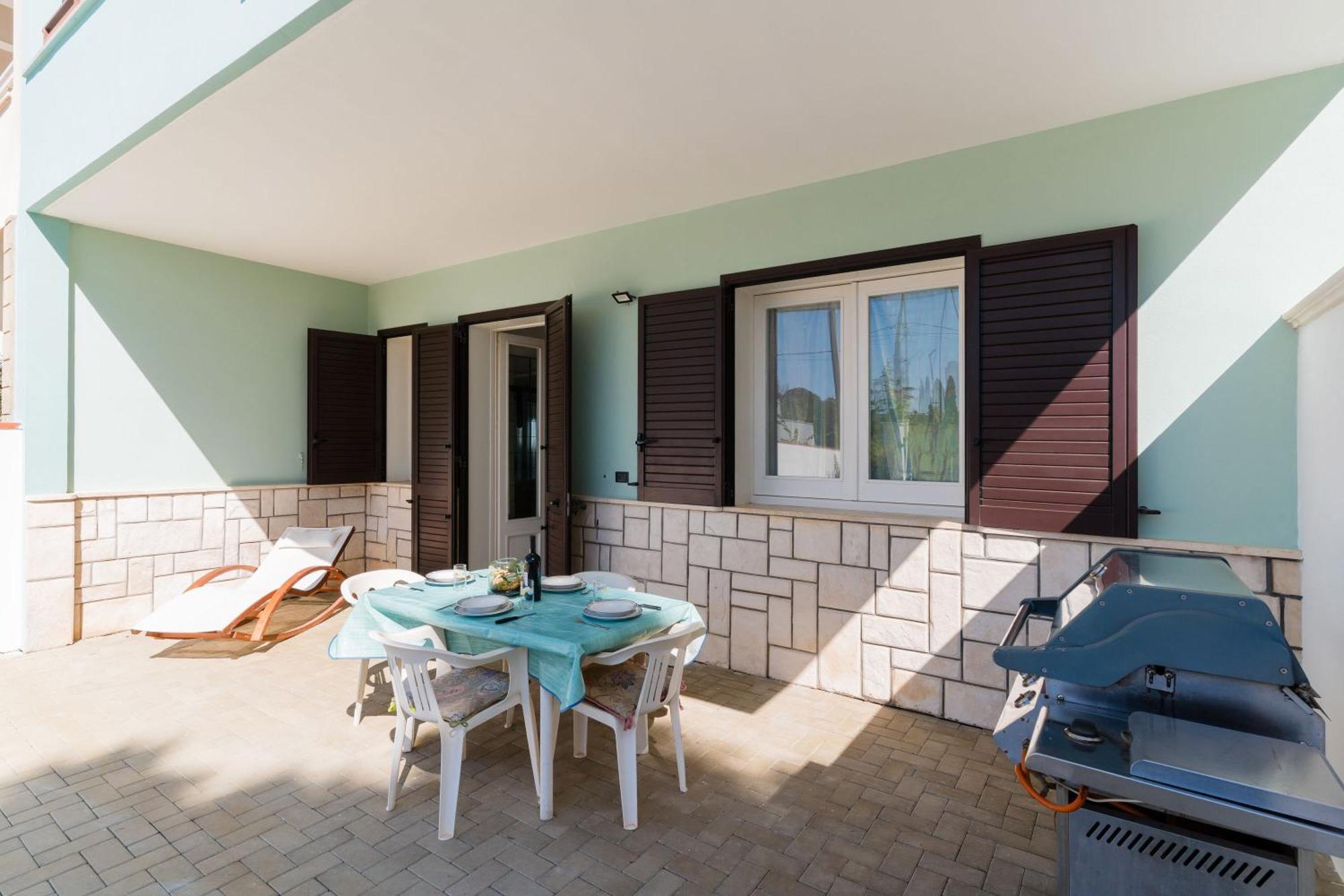Intera Casa Ad Uso Esclusivo Con 3 Camere 2 Bagni Giardino Wifi Parcheggio Lavatrice Microonde Barbecue Macchina Caffe Tuglie Kültér fotó